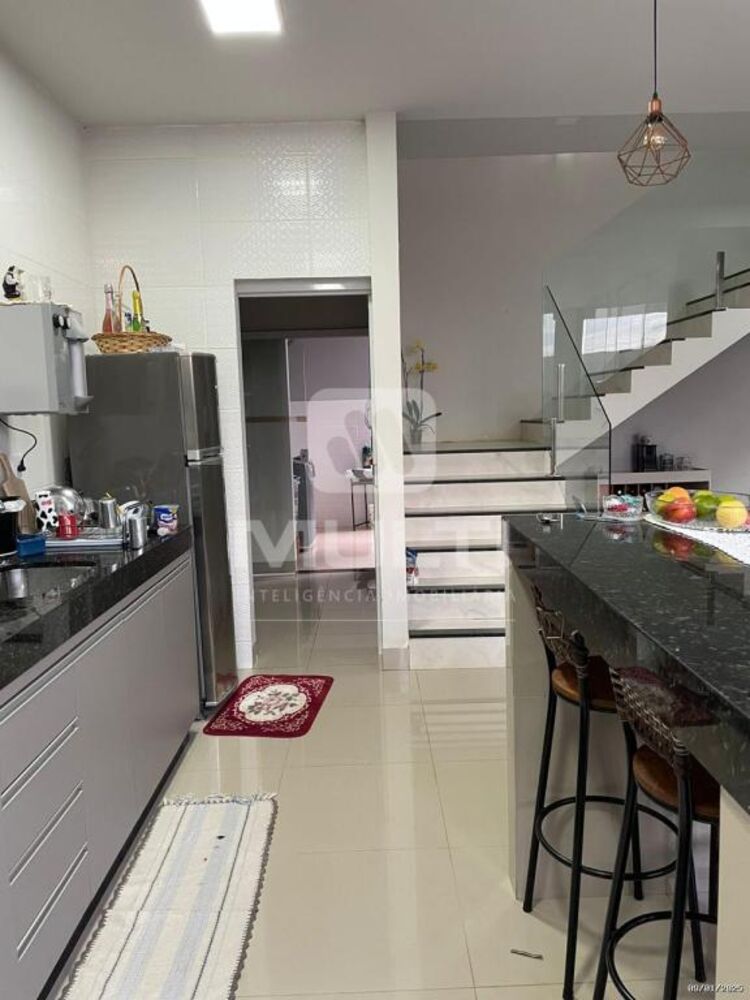 Casa, 4 quartos, 240 m² - Foto 3