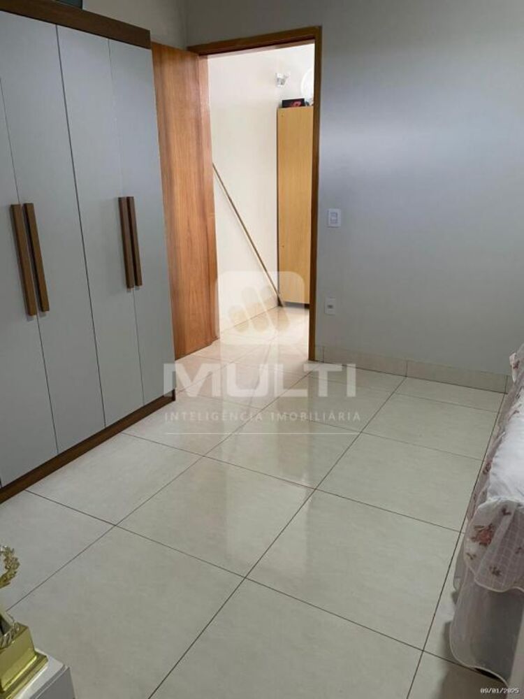 Casa, 4 quartos, 240 m² - Foto 14
