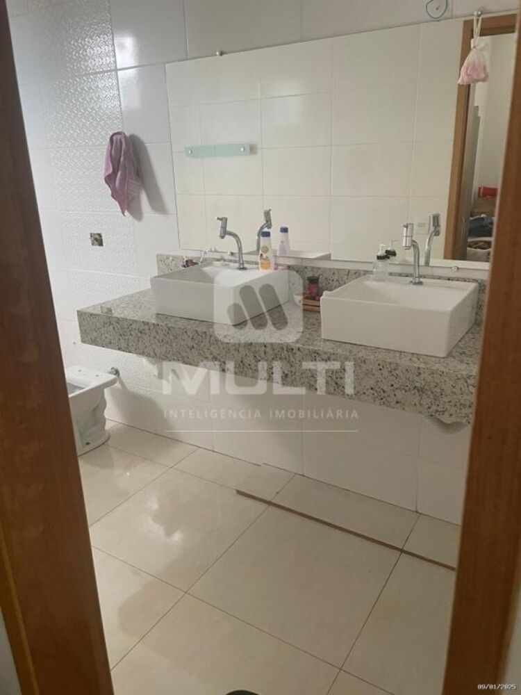 Casa, 4 quartos, 240 m² - Foto 15