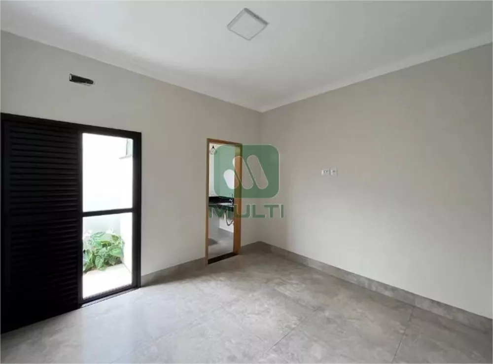 Casa à venda com 3 quartos, 110m² - Foto 3