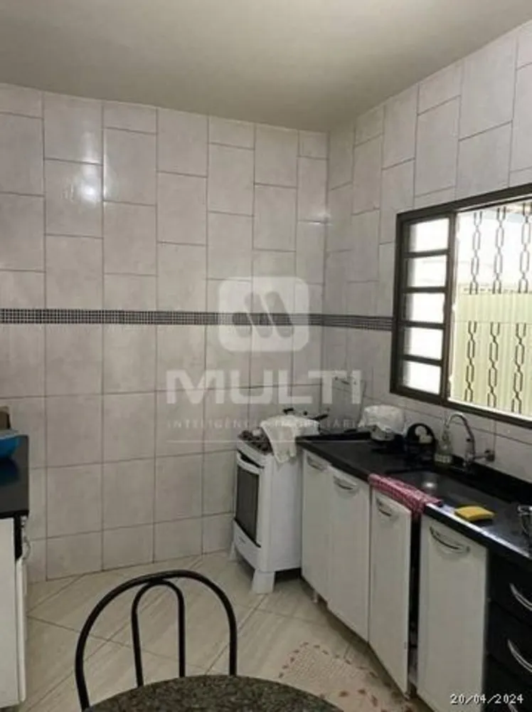 Casa, 5 quartos, 225 m² - Foto 2