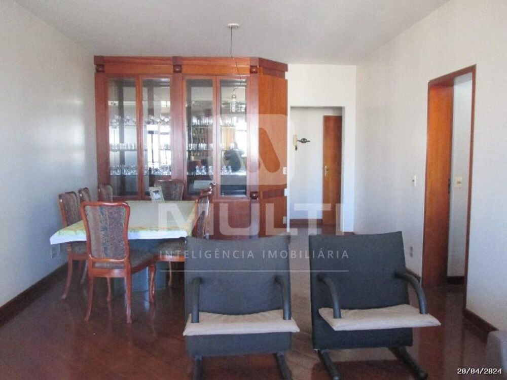 Apartamento, 4 quartos, 225 m² - Foto 1