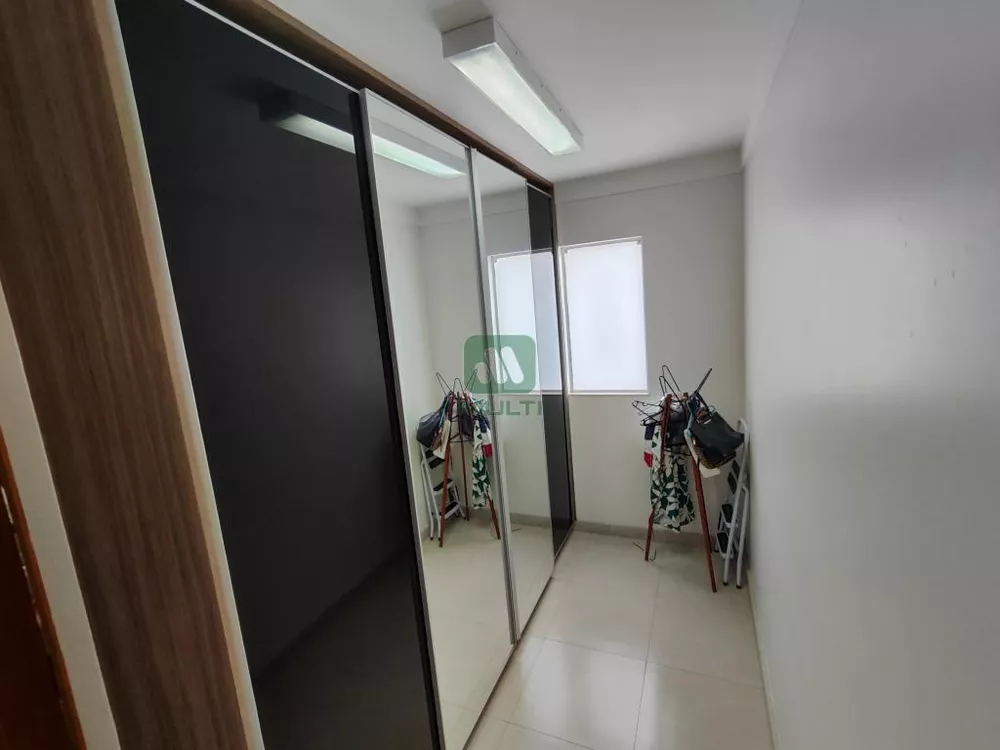 Casa de Condomínio à venda com 3 quartos, 253m² - Foto 5