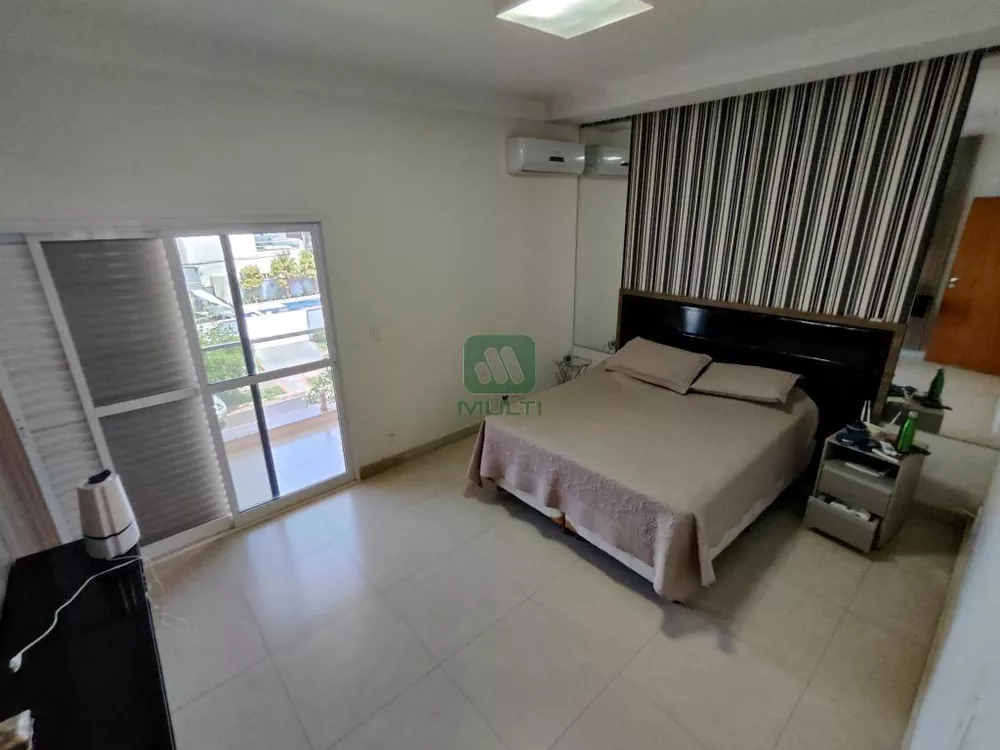 Casa de Condomínio à venda com 3 quartos, 253m² - Foto 10