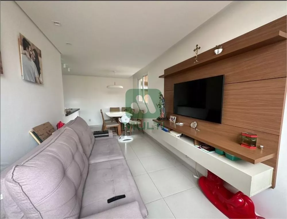 Apartamento à venda com 3 quartos, 69m² - Foto 2