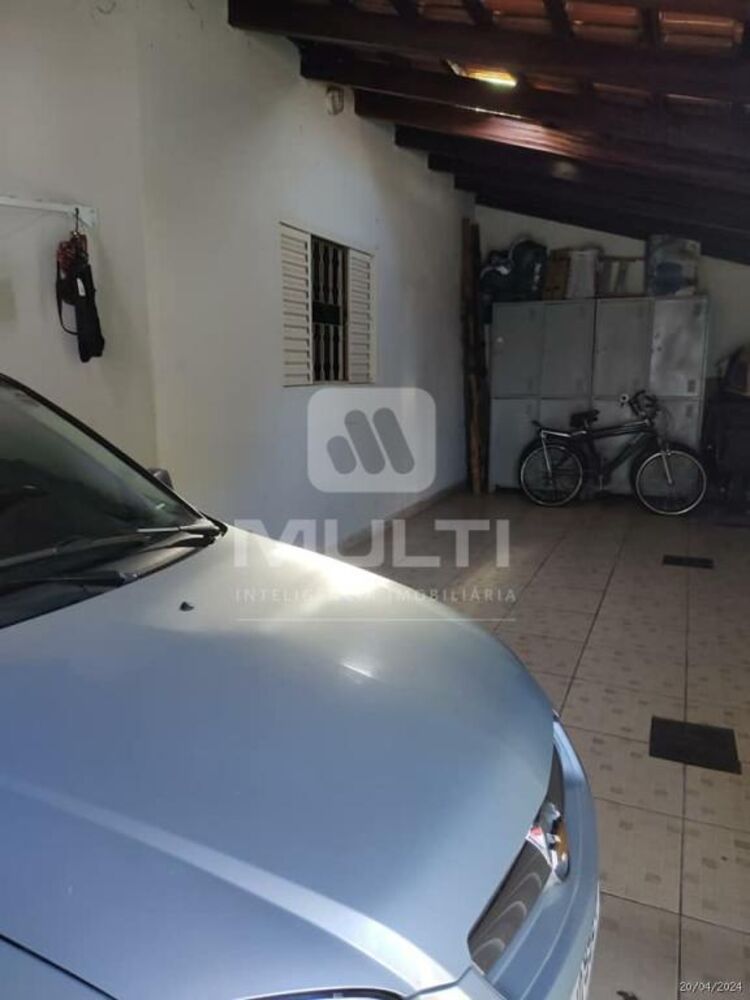 Casa à venda com 3 quartos, 164m² - Foto 1