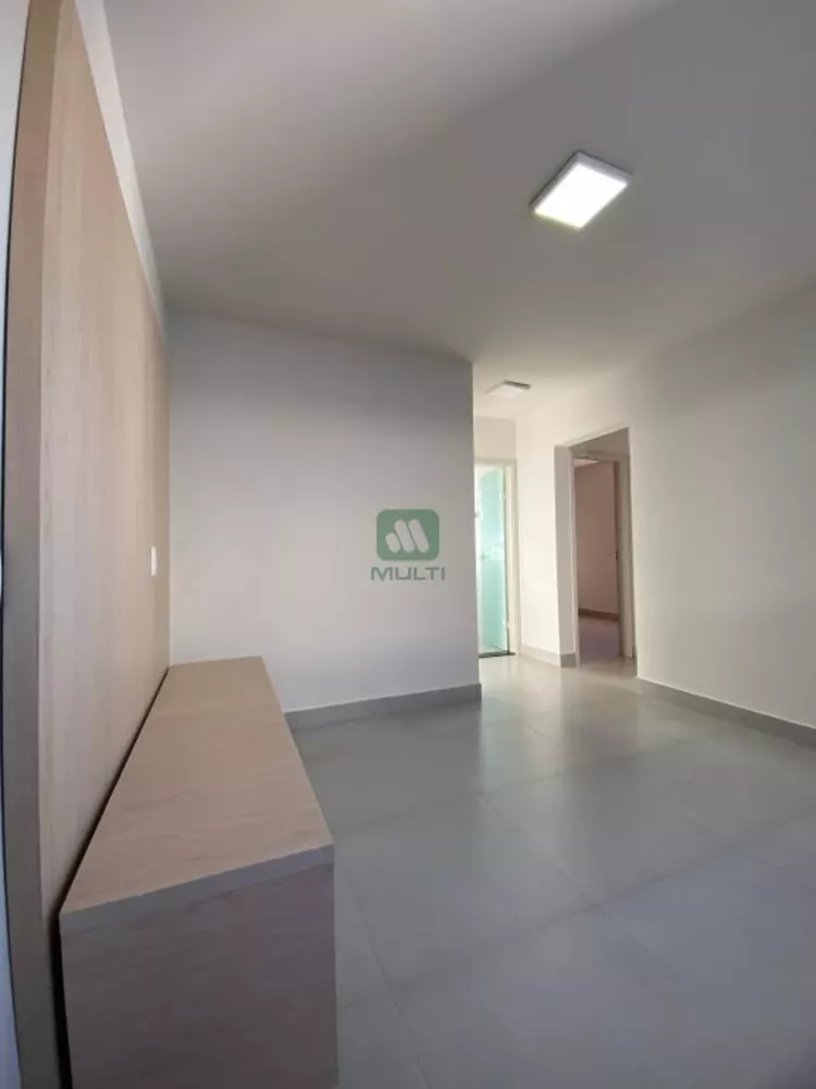 Apartamento à venda com 2 quartos, 48m² - Foto 2