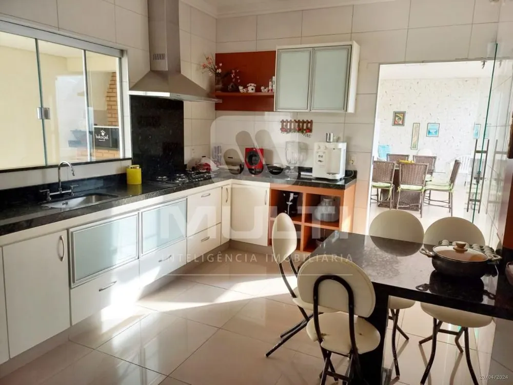 Casa, 3 quartos, 235 m² - Foto 5