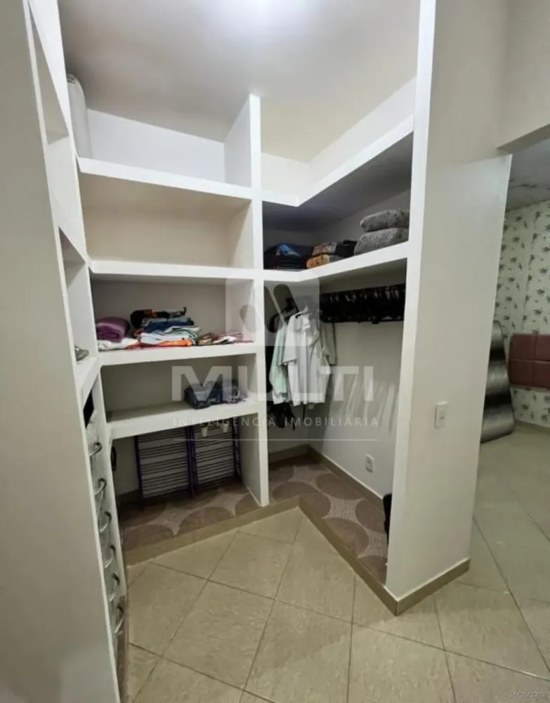 Casa, 3 quartos, 220 m² - Foto 2