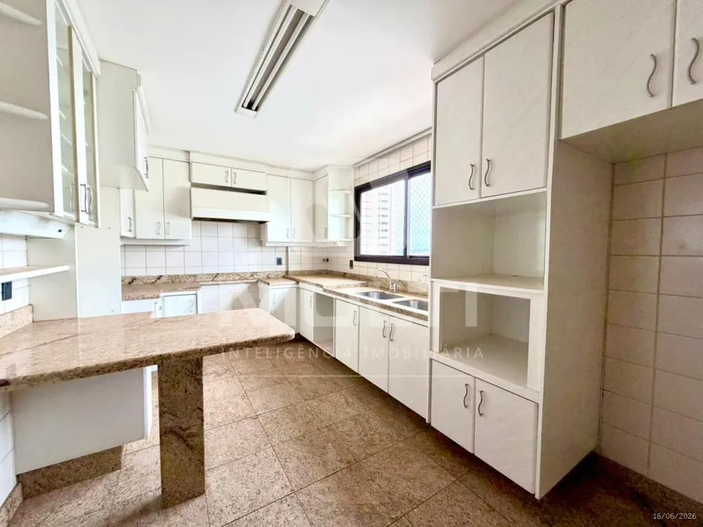 Apartamento, 4 quartos, 208 m² - Foto 2