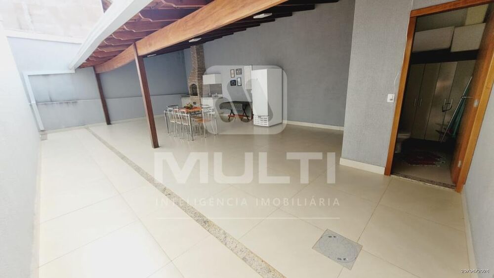 Casa à venda com 3 quartos, 144m² - Foto 14