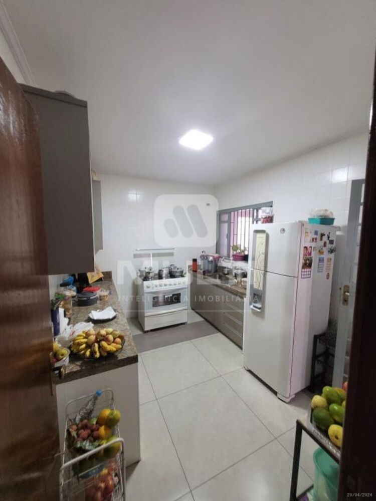 Casa, 3 quartos, 172 m² - Foto 2