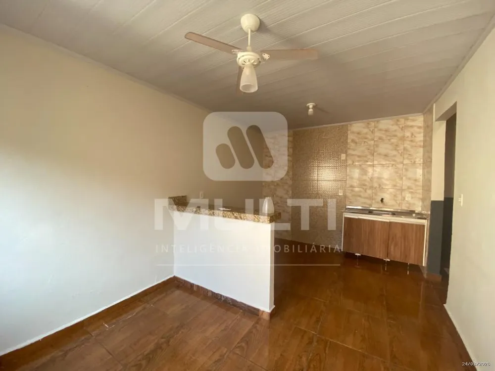 Casa, 5 quartos, 194 m² - Foto 2