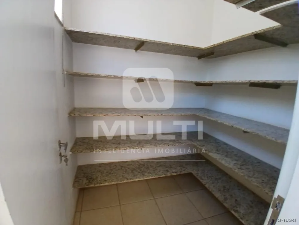 Casa, 3 quartos, 237 m² - Foto 5