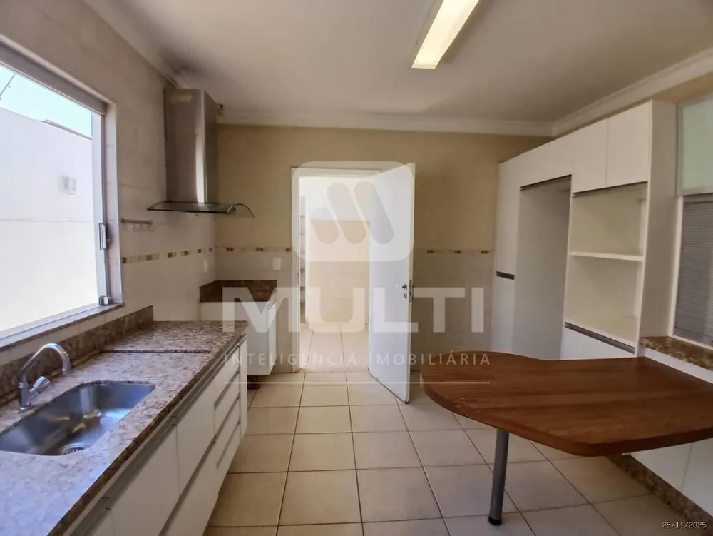 Casa, 3 quartos, 237 m² - Foto 4