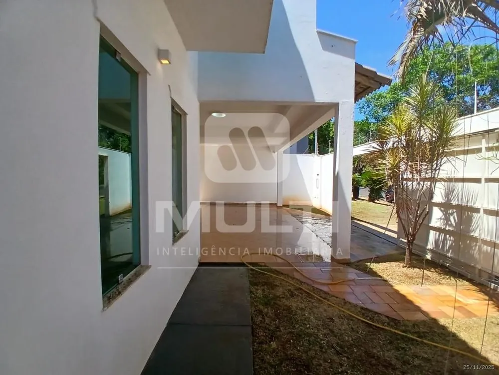 Casa, 3 quartos, 237 m² - Foto 2