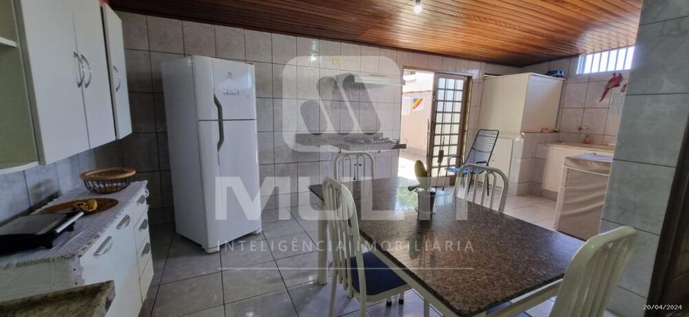 Casa, 3 quartos, 189 m² - Foto 2