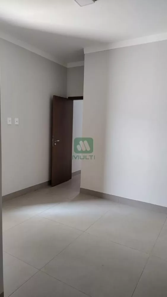 Casa à venda com 3 quartos, 83m² - Foto 11