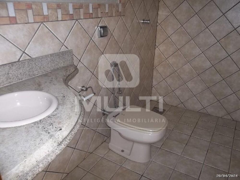 Casa à venda com 3 quartos, 233m² - Foto 18