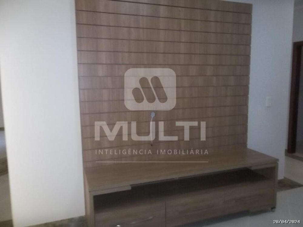 Casa à venda com 3 quartos, 233m² - Foto 7