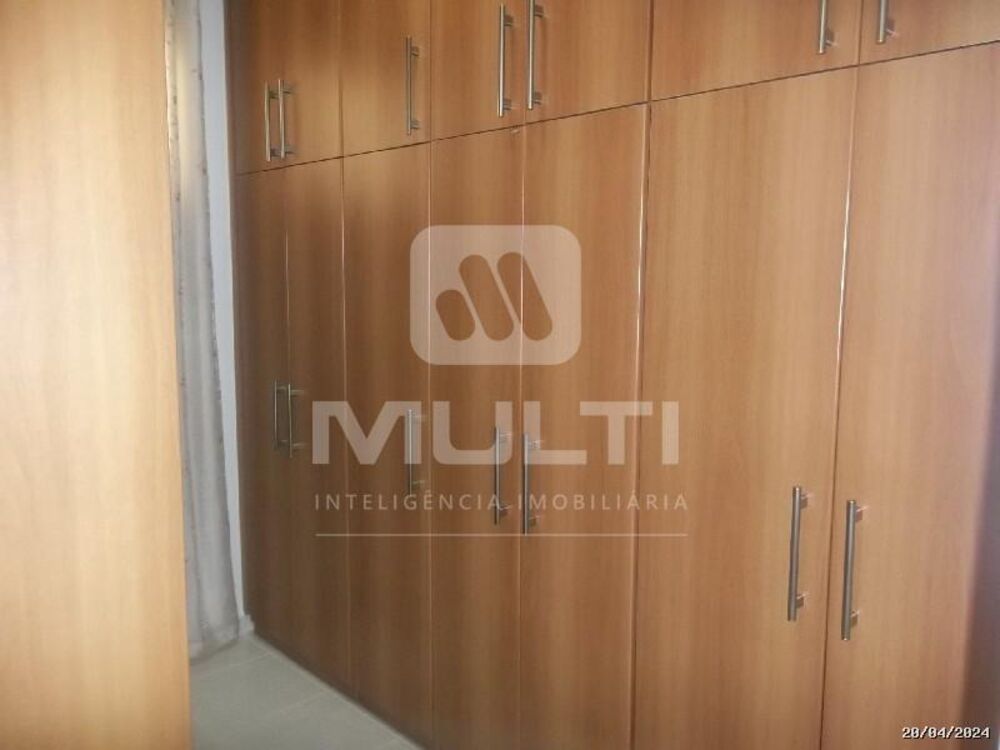 Casa à venda com 3 quartos, 233m² - Foto 14