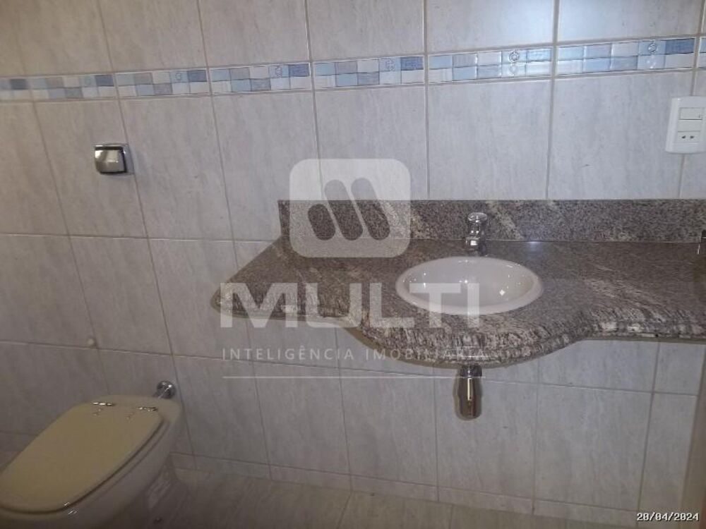 Casa à venda com 3 quartos, 233m² - Foto 8