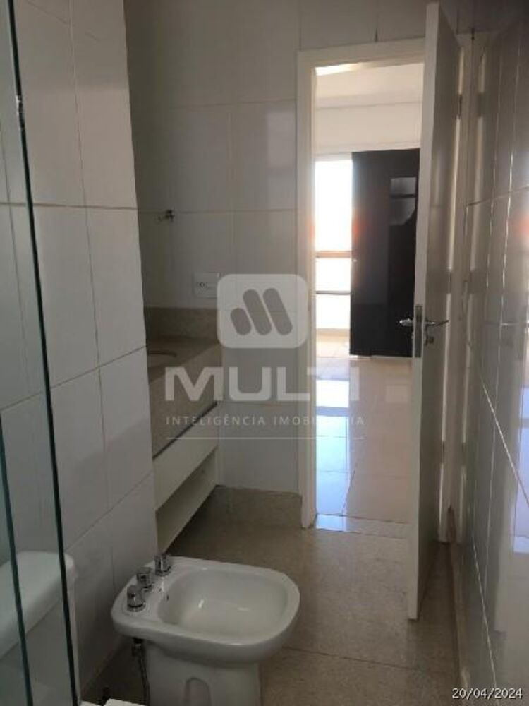 Cobertura, 3 quartos, 209 m² - Foto 2