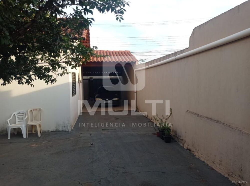 Casa à venda com 2 quartos, 62m² - Foto 13