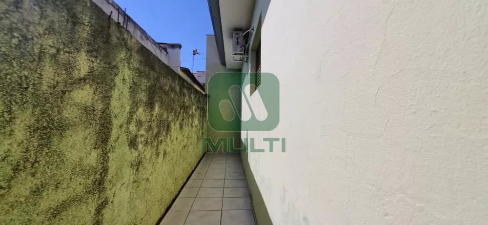 Casa à venda com 3 quartos, 197m² - Foto 18