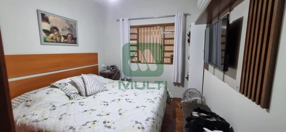 Casa à venda com 3 quartos, 197m² - Foto 6