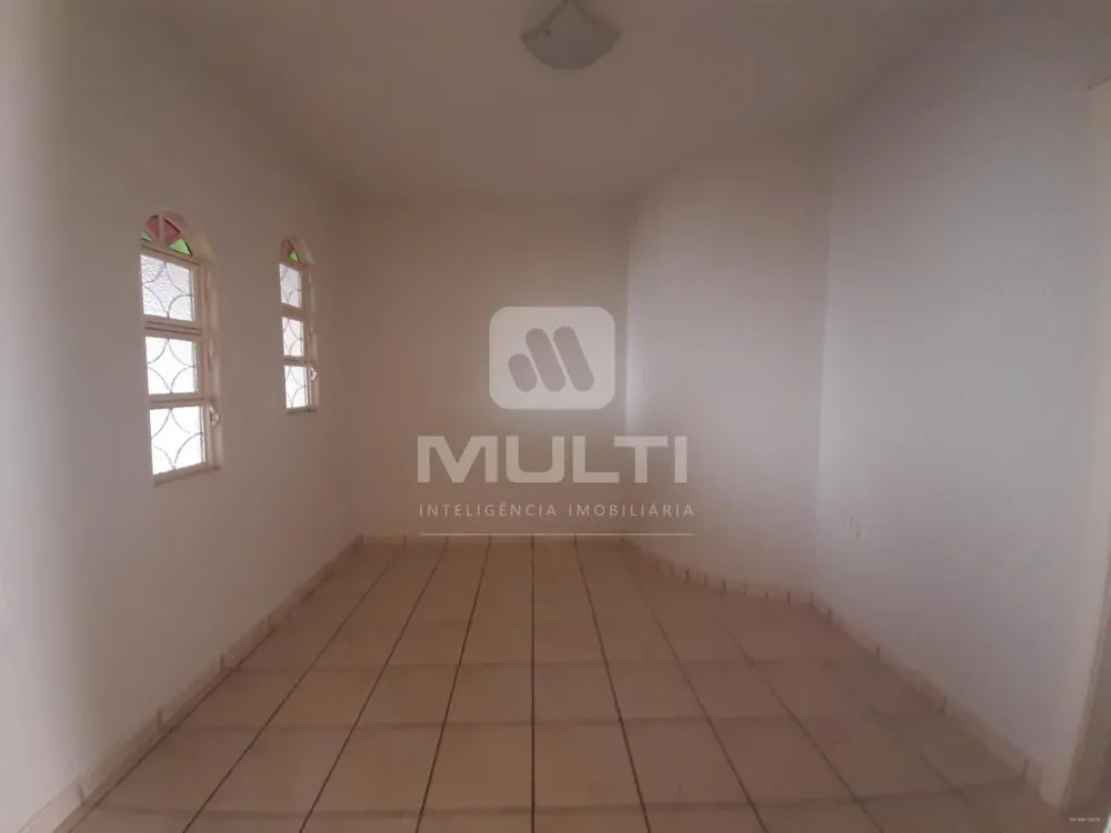 Casa, 3 quartos, 220 m² - Foto 3