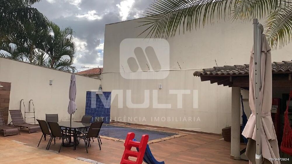 Casa, 4 quartos, 350 m² - Foto 1