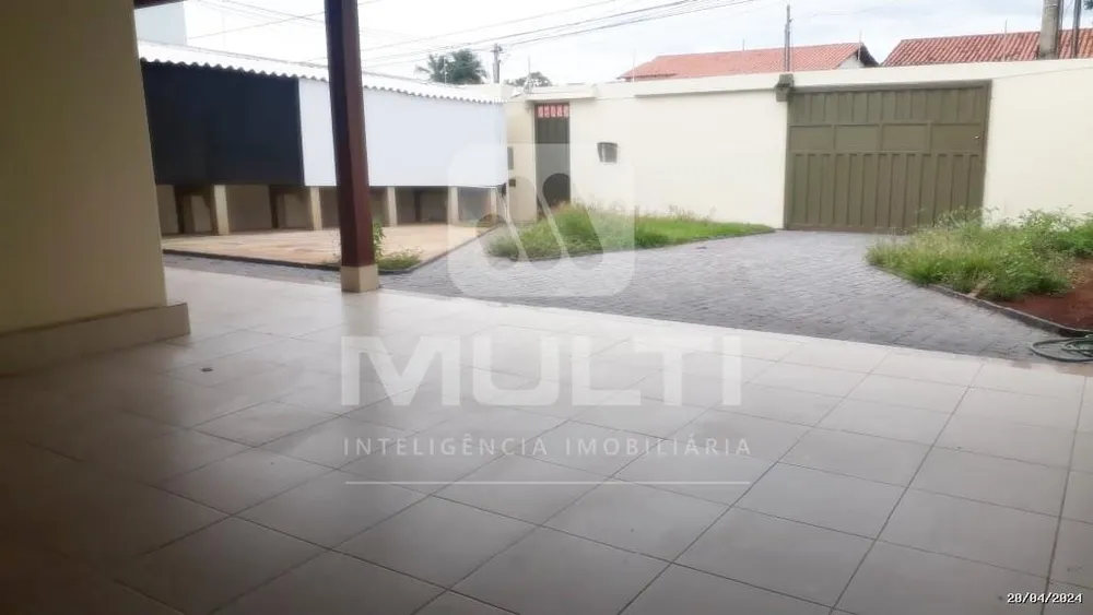 Casa, 3 quartos, 220 m² - Foto 1