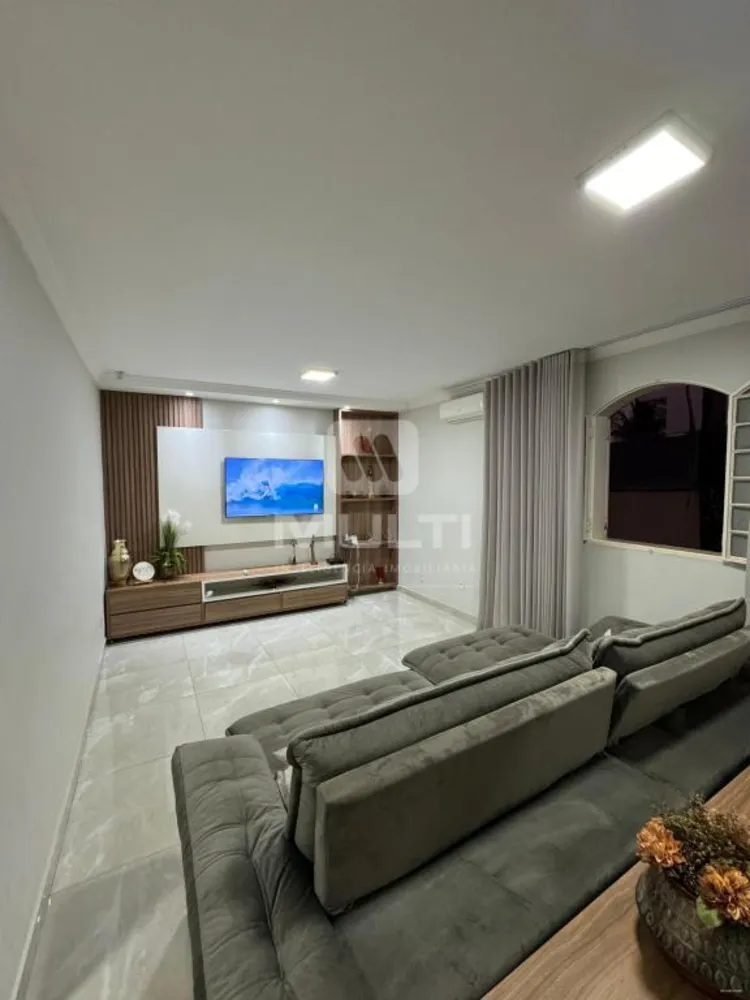 Casa, 4 quartos, 285 m² - Foto 2