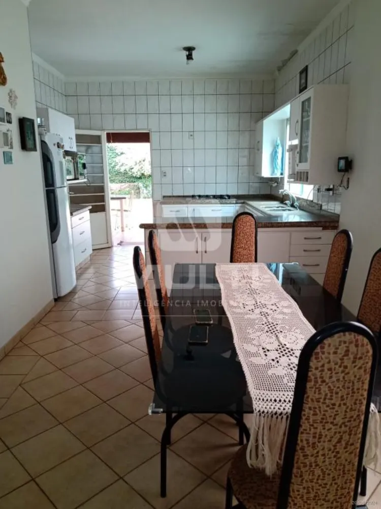Casa, 3 quartos, 200 m² - Foto 2