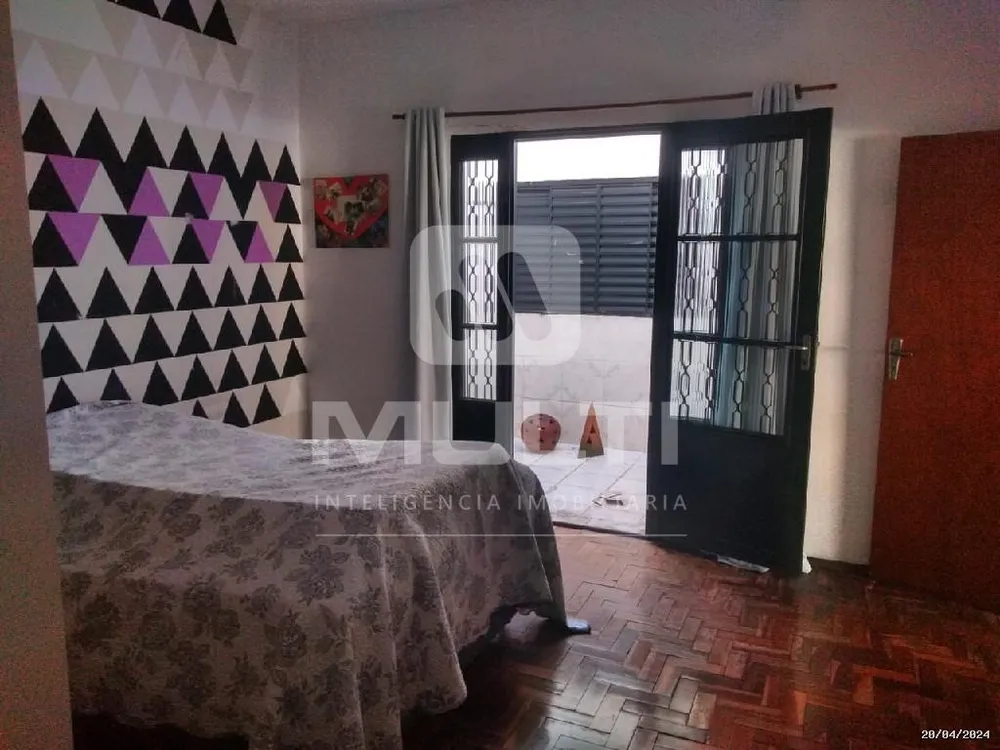 Casa, 3 quartos, 327 m² - Foto 1