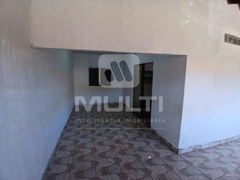 Casa à venda com 3 quartos, 176m² - Foto 2