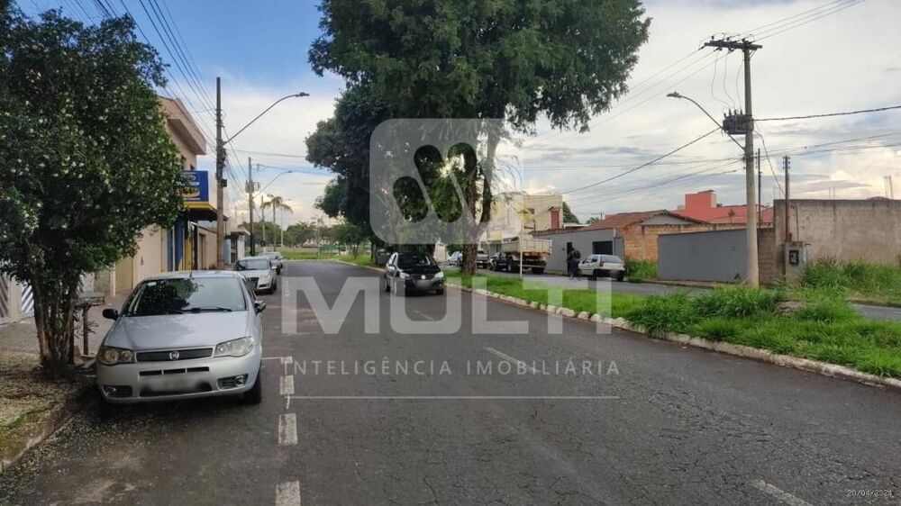 Loteamento e Condomínio - Foto 1