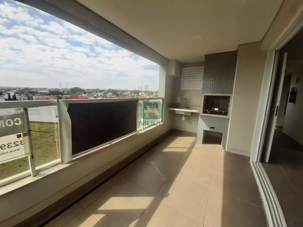 Apartamento à venda com 3 quartos, 136m² - Foto 2