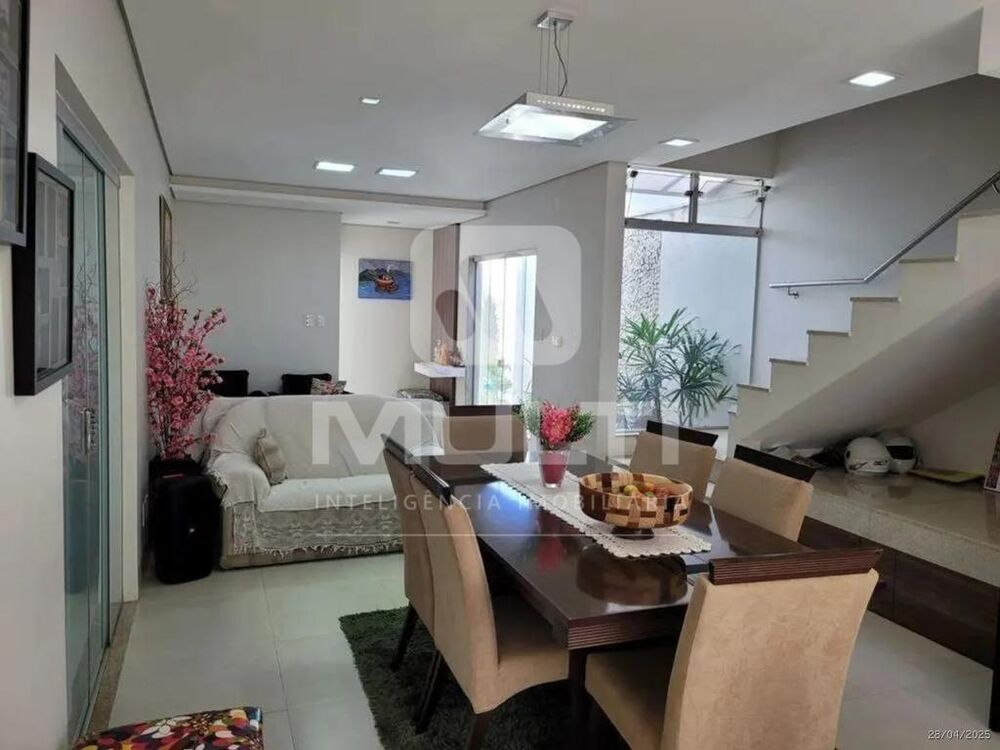 Casa, 3 quartos, 275 m² - Foto 14