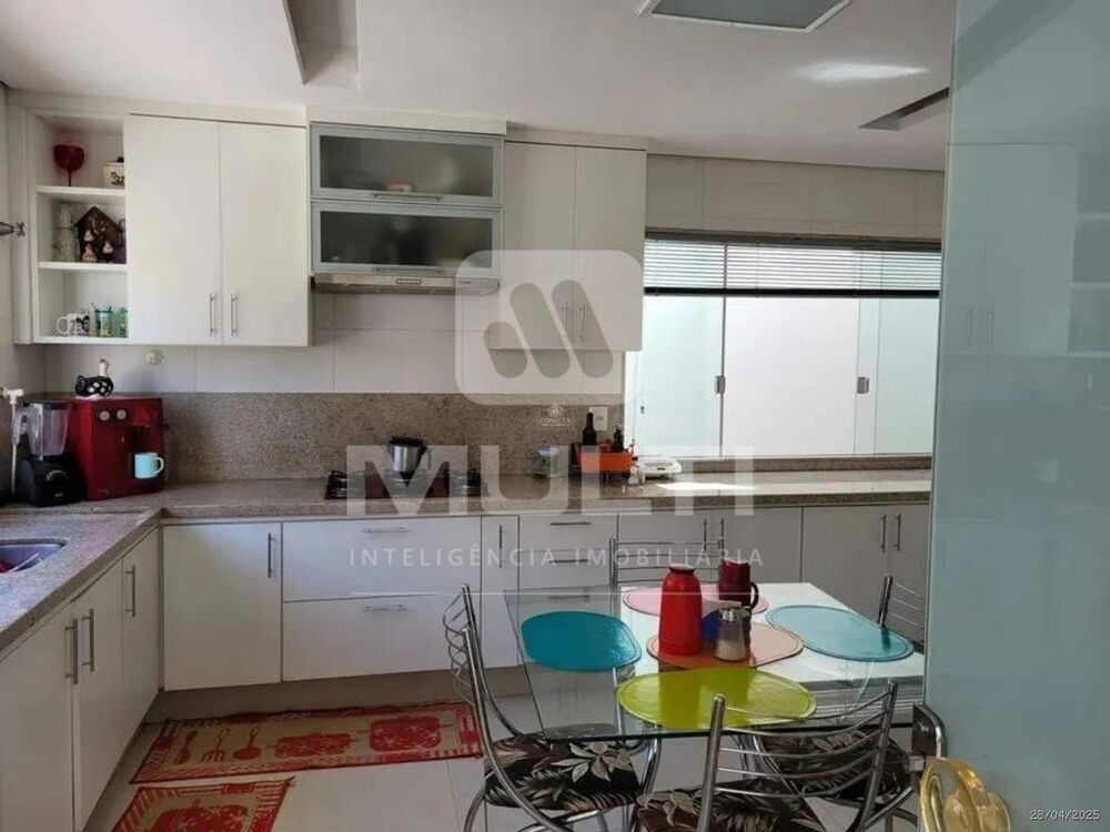 Casa, 3 quartos, 275 m² - Foto 13
