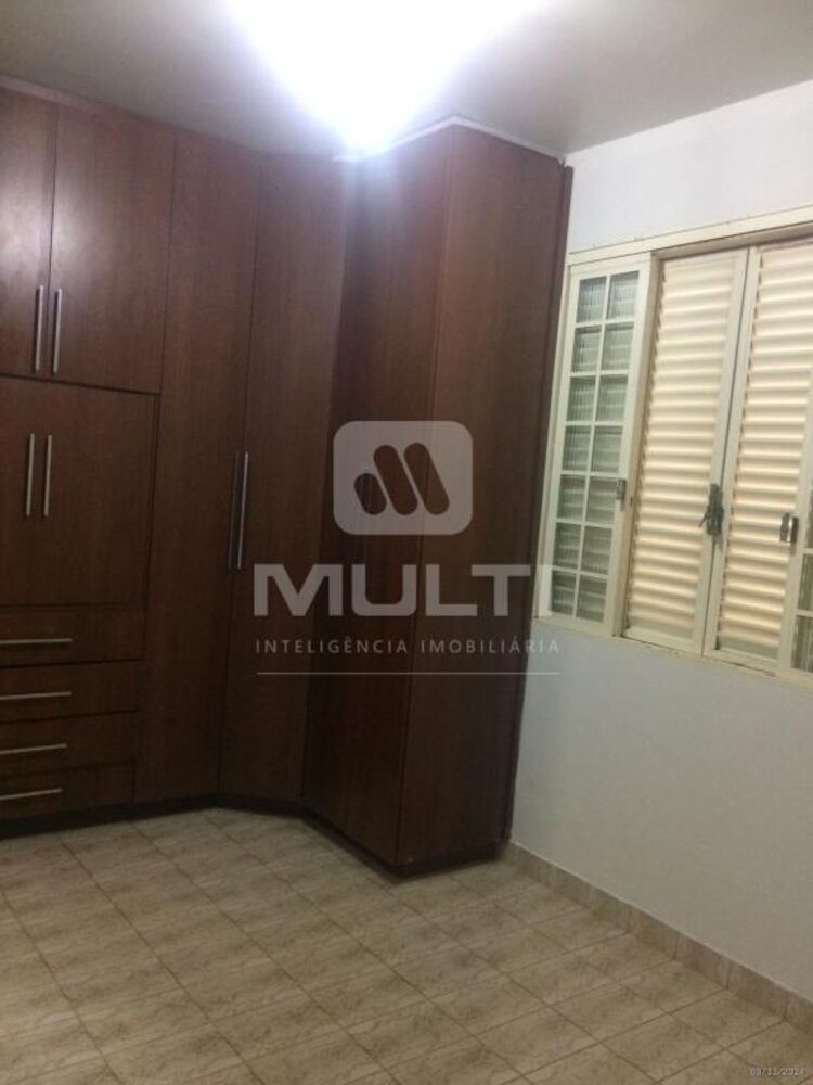Casa, 3 quartos, 200 m² - Foto 2