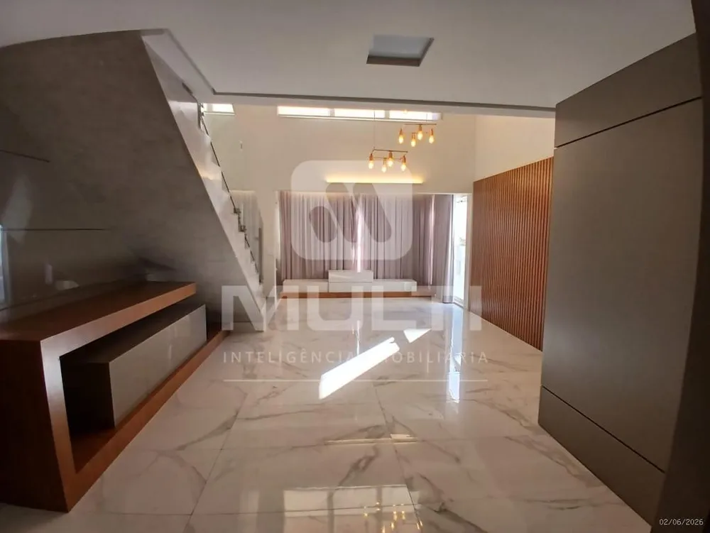 Cobertura, 3 quartos, 216 m² - Foto 1