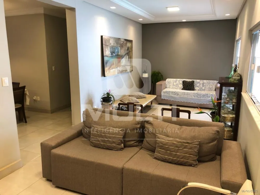 Casa, 5 quartos, 291 m² - Foto 1
