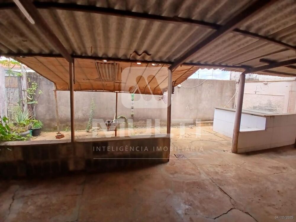Casa à venda com 3 quartos, 270m² - Foto 8