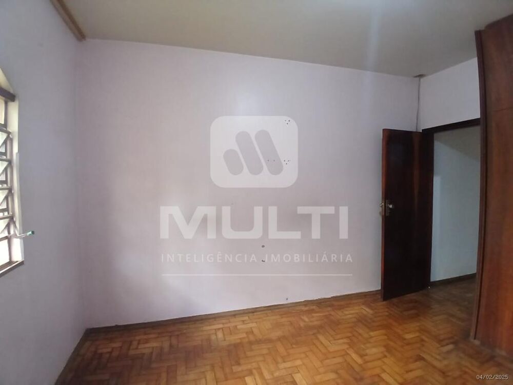 Casa à venda com 3 quartos, 270m² - Foto 5