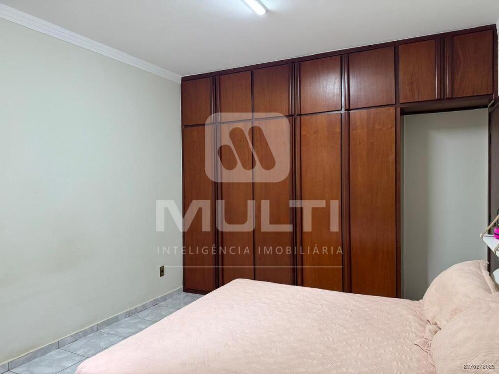 Casa à venda com 3 quartos, 209m² - Foto 15