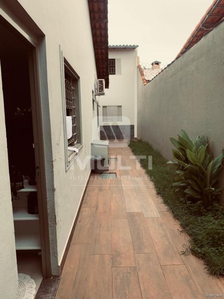 Casa à venda com 3 quartos, 209m² - Foto 21