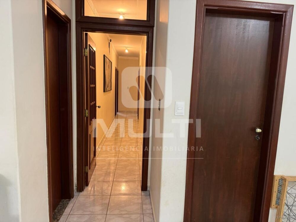 Casa à venda com 3 quartos, 209m² - Foto 5
