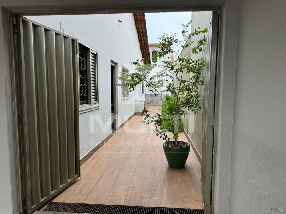 Casa à venda com 3 quartos, 209m² - Foto 23